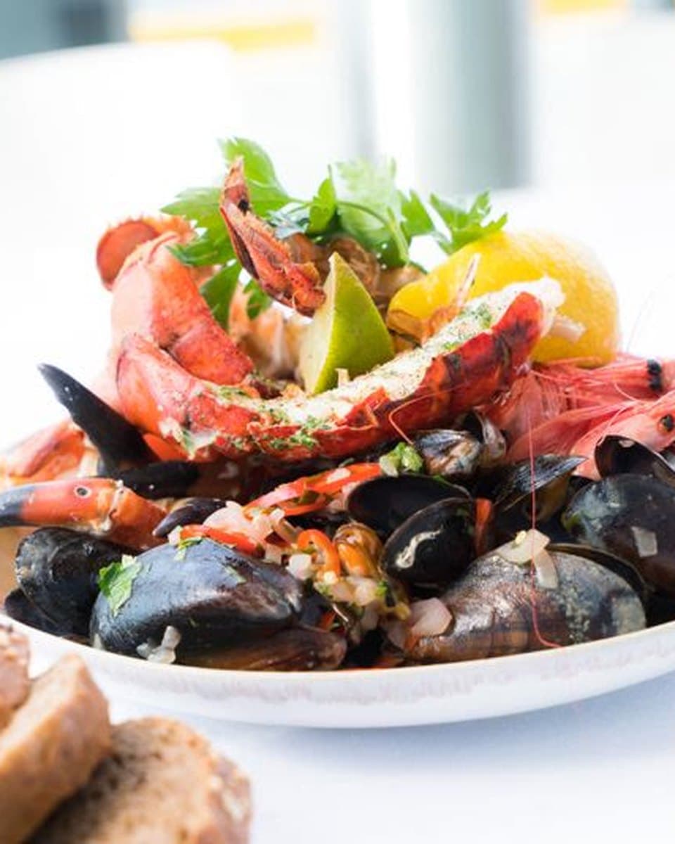 Plateau de crevettes et moules